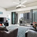 High Floor Ocean View Apartment - Sierra Broadbeach