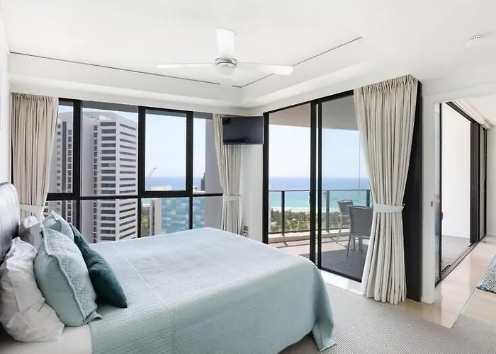 High Floor Ocean View Apartment - Sierra Broadbeach