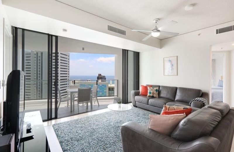 High Floor Ocean View - Sierra Broadbeach Apartment Gold Coast