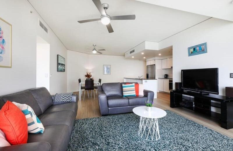 High Floor Ocean View - Sierra Broadbeach Apartment